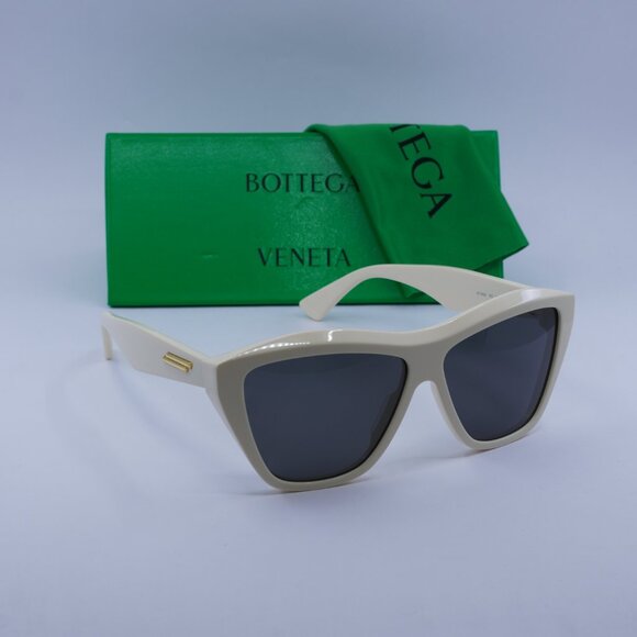 Bottega Veneta BV1092S 003 Cat Eye Sunglasses - Ivory\\Grey main image 7